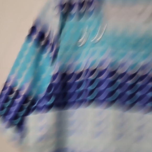 Chic Blue and White Geometric Women's Blouse - Picture 4 of 9